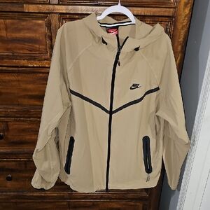 Nike Mens Loose Fit Nike Tech Windbreaker!! Sz Large, NWTS